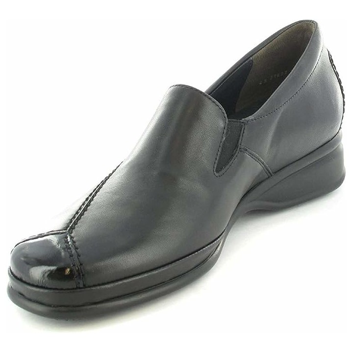 - Ria - 249 001 820 5