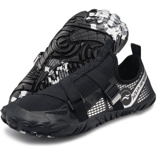 Aqua Speed Schwimmschuhe LACERTO Gr. 43 – Schwarz/Silber + Handtuch Wasserschuh (Leichte Aquaschuhe – vielseitig tragbar & pl