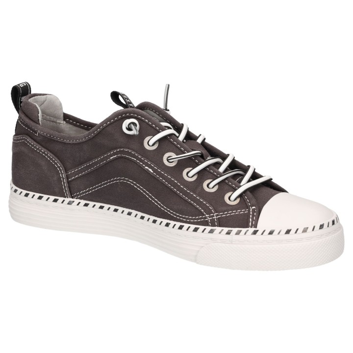 Mustang Shoes Slip-On Sneaker, Slipper, Schlupfschuh, Freizeitschuh mit farbiger Sohleneinfassung