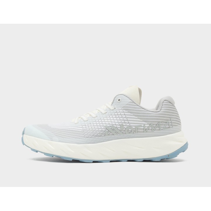 NNormal Kjerag, White