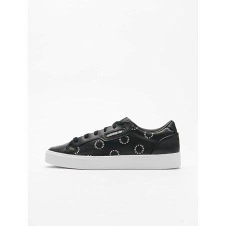 adidas Originals Sleek Sneaker