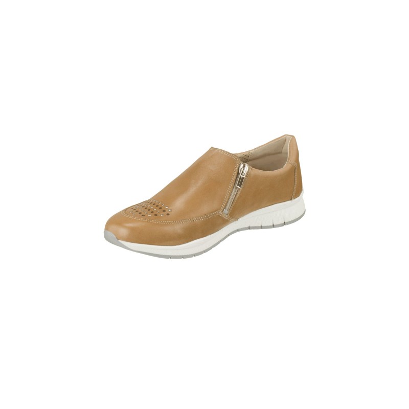Lei by tessamino Slipper "Teresa", mit auffälligen Metall-Nieten