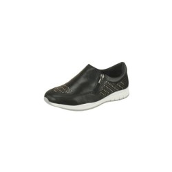 Lei by tessamino Slipper "Teresa", mit auffälligen Metall-Nieten