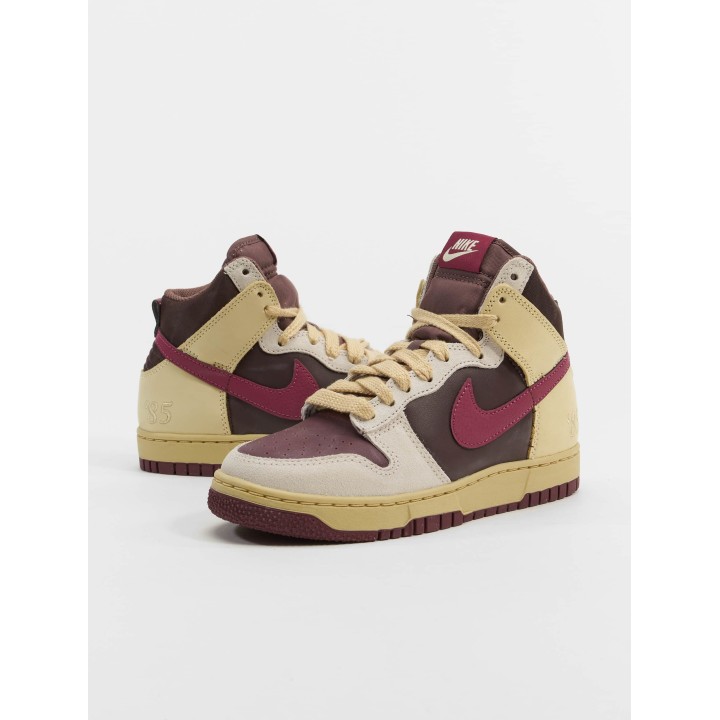 Nike Dunk High 1985 Valentine's Day (2023) Sneaker