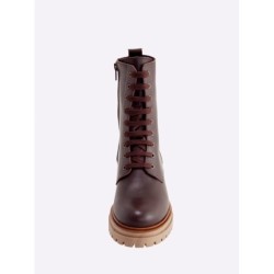 Schnürstiefel