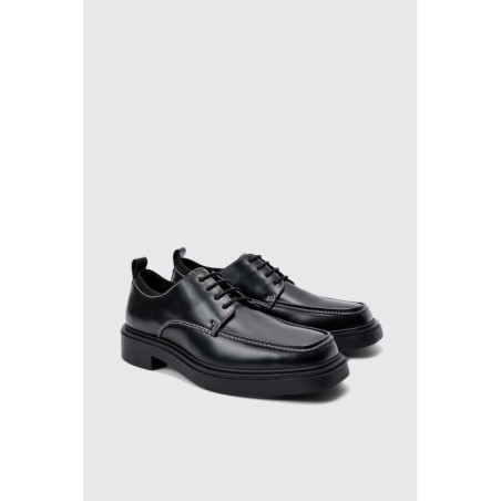 Schwarze Kunstleder-Schuhe mit Kontrast-Naht - 42, Schwarz