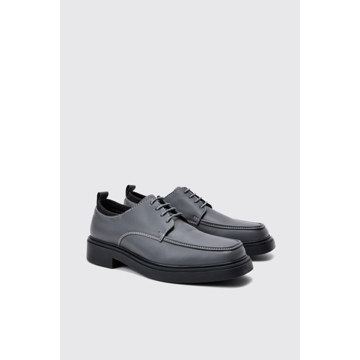 Graue Kunstleder-Schuhe mit Kontrast-Naht - 42, Grau