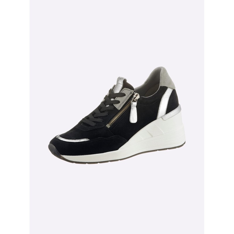 Casual Looks Sneaker