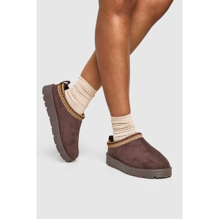 Kuschelige Mules Mit Stickerei - Chocolate - 37, Chocolate