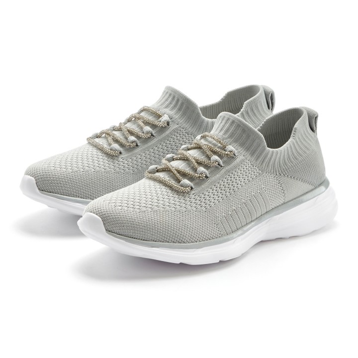 LASCANA Sneaker, mit modischer Glitzerschnürung VEGAN