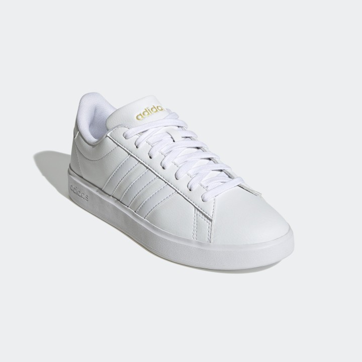 adidas Sportswear Sneaker "GRAND COURT CLOUDFOAM LIFESTYLE COURT COMFORT", Design auf den Spuren des adidas Superstar