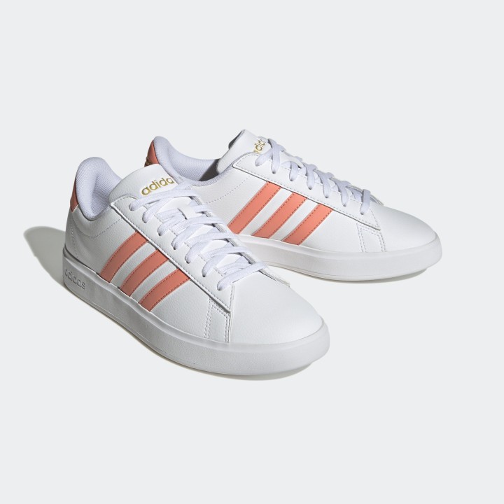 adidas Sportswear Sneaker "GRAND COURT CLOUDFOAM LIFESTYLE COURT COMFORT", Design auf den Spuren des adidas Superstar