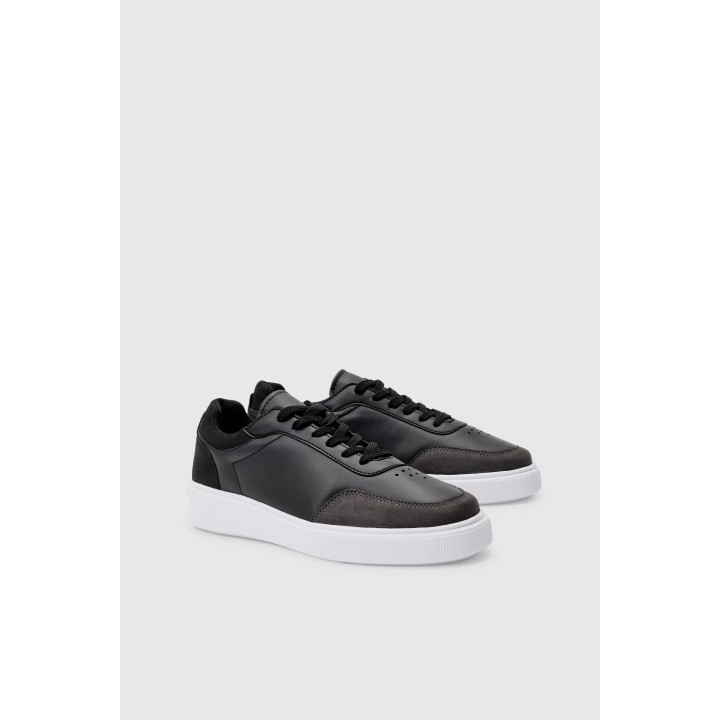 Sneaker mit klobiger Sohle und Kontrast-Oberteil in Schwarz - 41, Schwarz