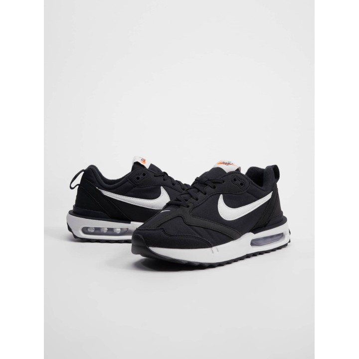 Nike Air Max Dawn Sneaker Black/Summit White/Metallic