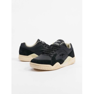 KangaROOS True 3 Pointer Sneaker