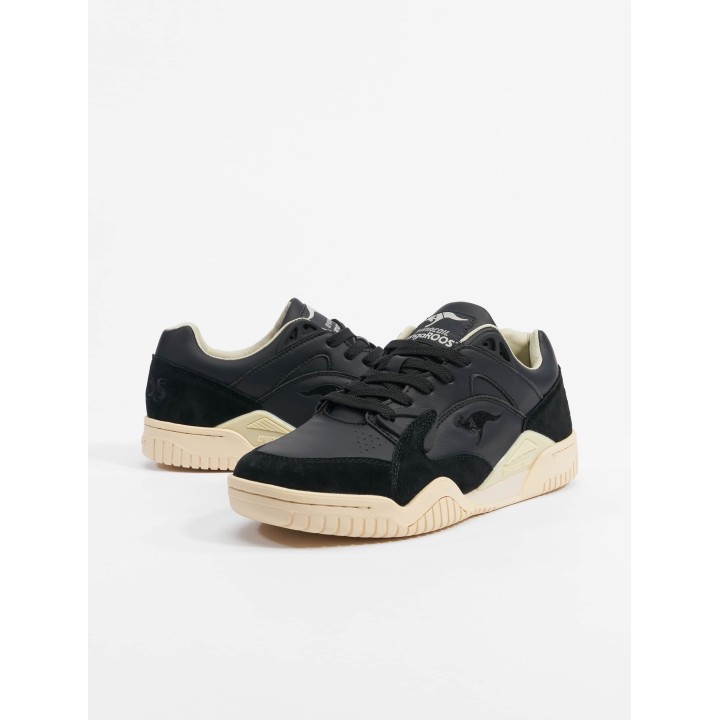 KangaROOS True 3 Pointer Sneaker