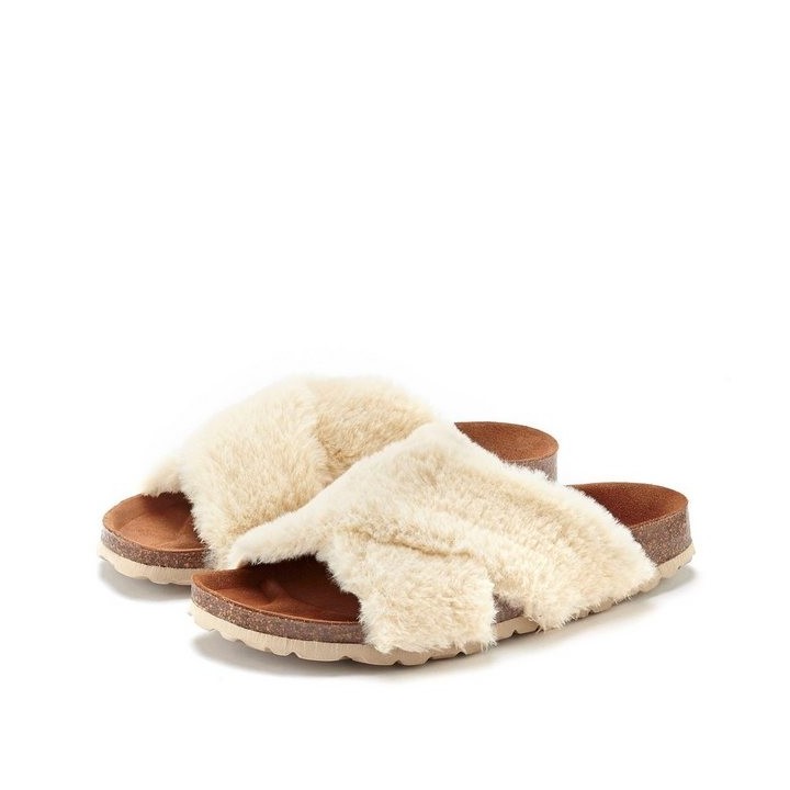 LASCANA Hausschuh, Mule, Sandale, offener Schuh, Pantolette mit Korkfußbett und Fellimitat