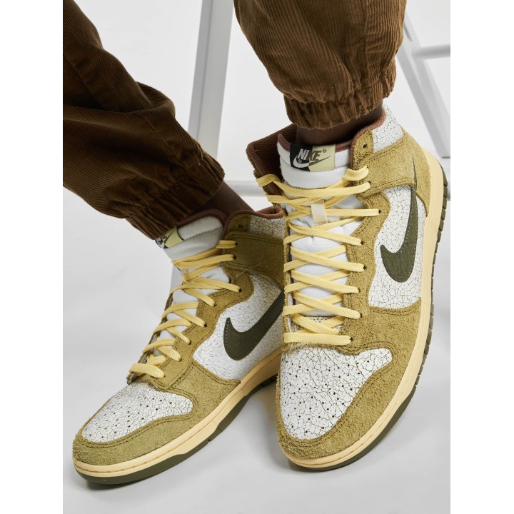 Nike Dunk High Retro Re-Raw Halloween (2021) Sneaker