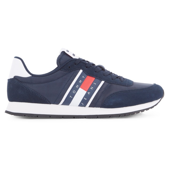 Tommy Jeans Sneaker "TJM RUNNER CASUAL ESS", Freizeitschuh, Halbschuh, Schnürschuh mit seitlicher Logoflagge