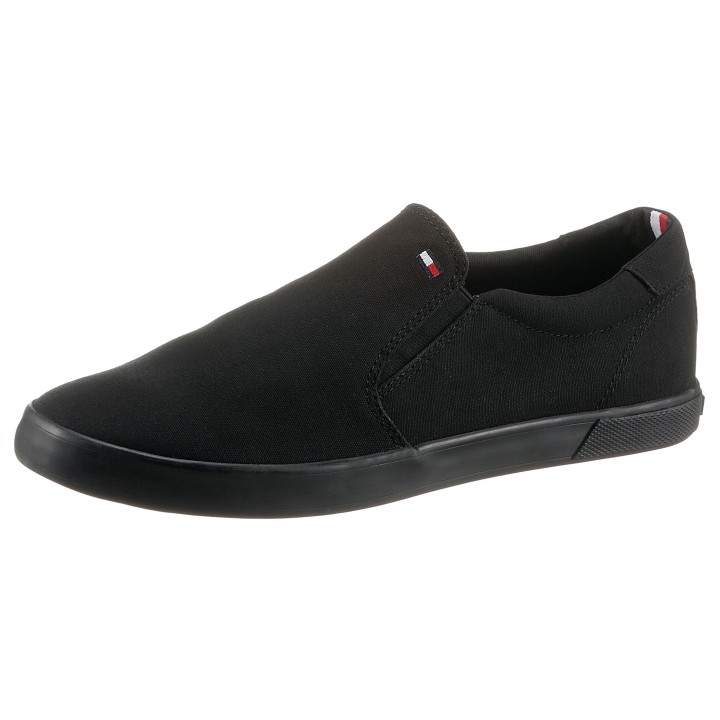 Tommy Hilfiger Slip-On Sneaker »ICONIC SLIP ON SNEAKER«, Slipper, Freizeitschuh, Halbschuh mit seitlichen Stretcheinsätzen