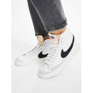 Nike Blazer Mid '77 Sneaker