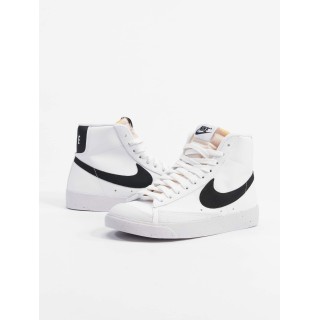 Nike Blazer Mid '77 Next Nature Sneaker
