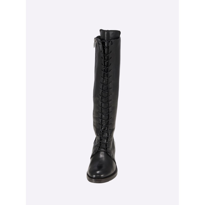 Schnürstiefel