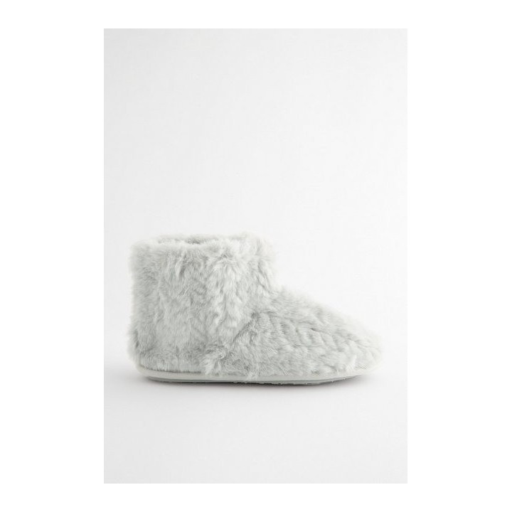 Next Hausstiefel aus Kunstfell Hausschuh (1-tlg)