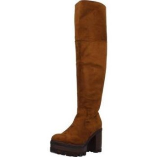 Different  Stiefel 8138