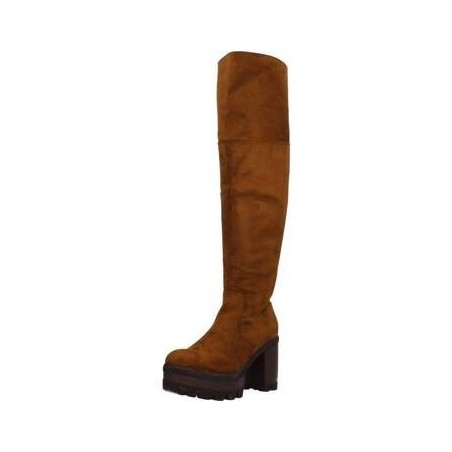 Different  Stiefel 8138