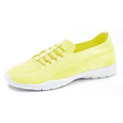 LASCANA Sneaker, Slipper, Halbschuh, zum Reinschlüpfen, leichtes Meshmaterial VEGAN