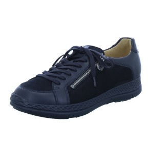 - Karla Luise - 23606000023 7,5